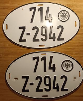 Dos matrículas militares alemanas antigüas