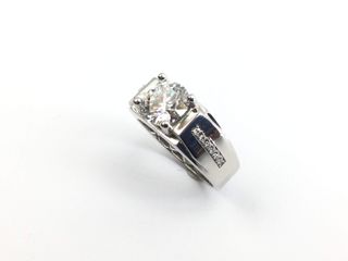 sello oro 18k con diamante de laboratorio