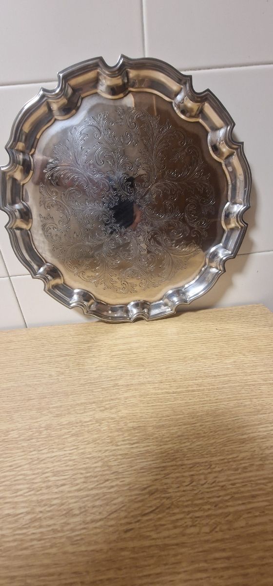 Bandeja plateada antigua