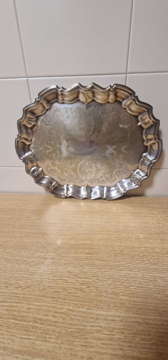 Bandeja plateada antigua
