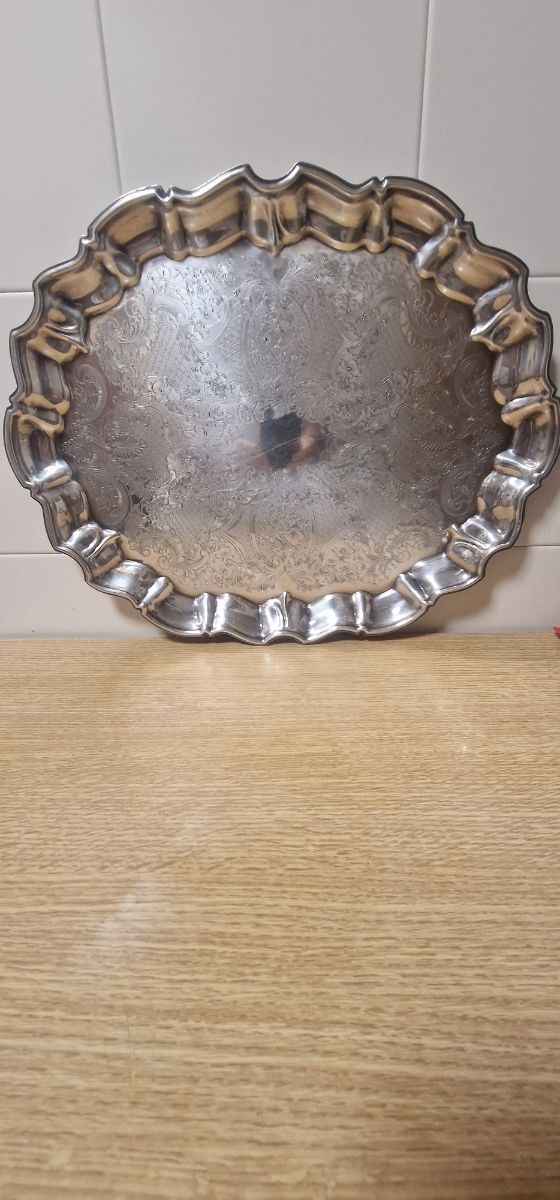 Bandeja plateada antigua