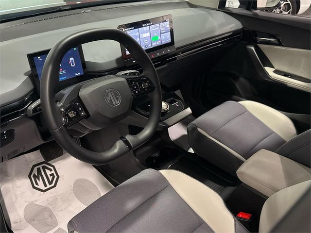 MG MG4 64kWh Luxury