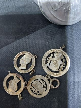 Monedas y gemelos antiguos