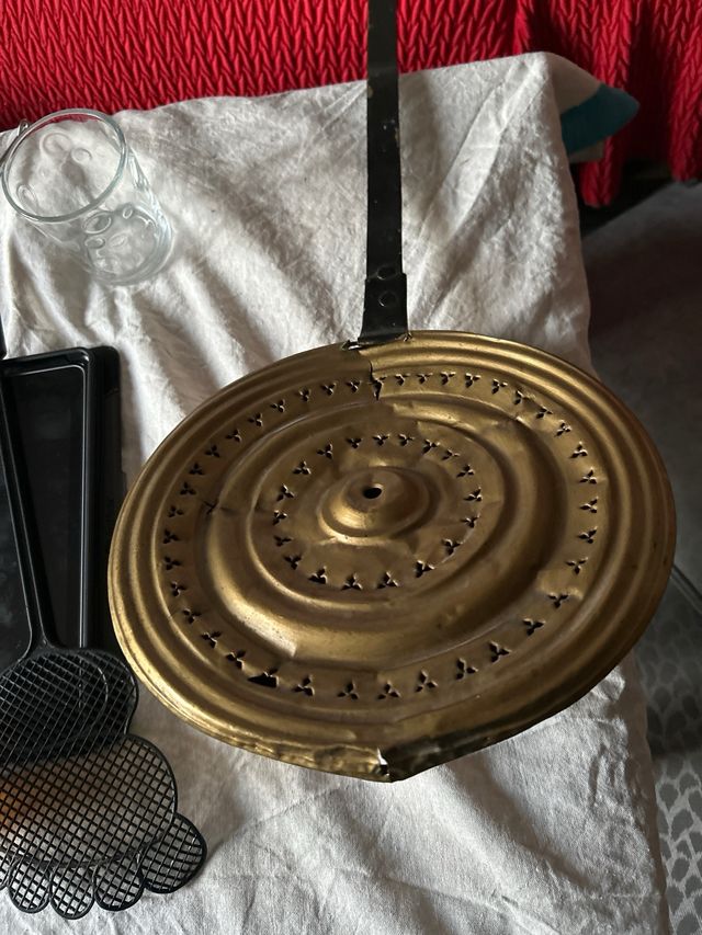 Calientacamas antiguo dorado, laton