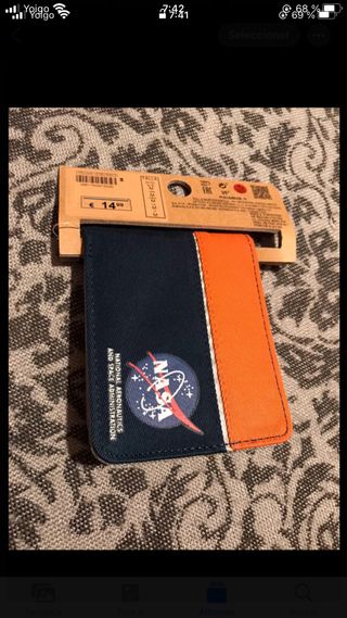 Billetera NASA Pull&Bear