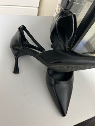 Zapatos negros tacón fino