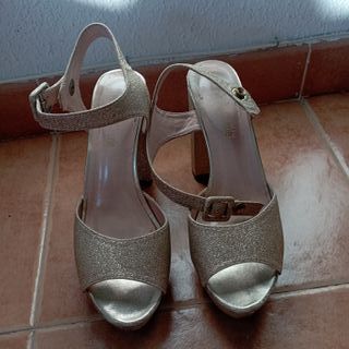 Zapatos dorados plataforma mujer con plataforma.