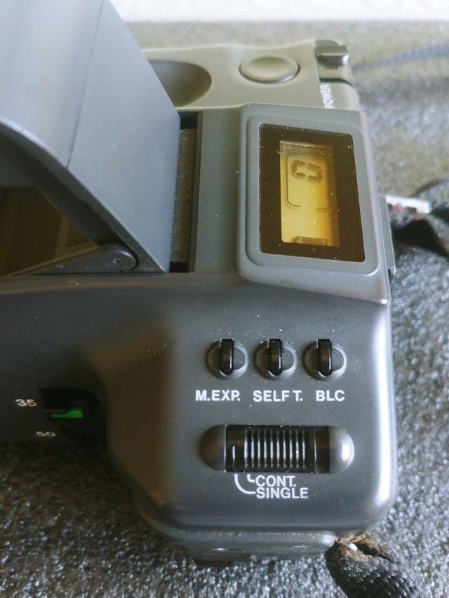 Chinon Genesis: Macchina Fotografica