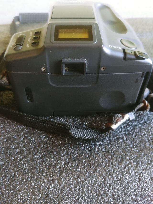 Chinon Genesis: Macchina Fotografica