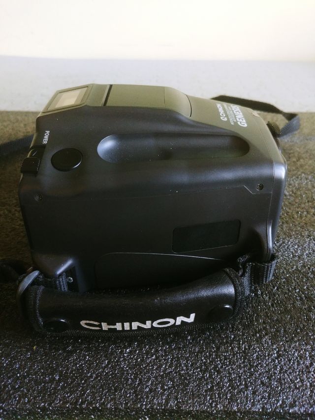 Chinon Genesis: Macchina Fotografica