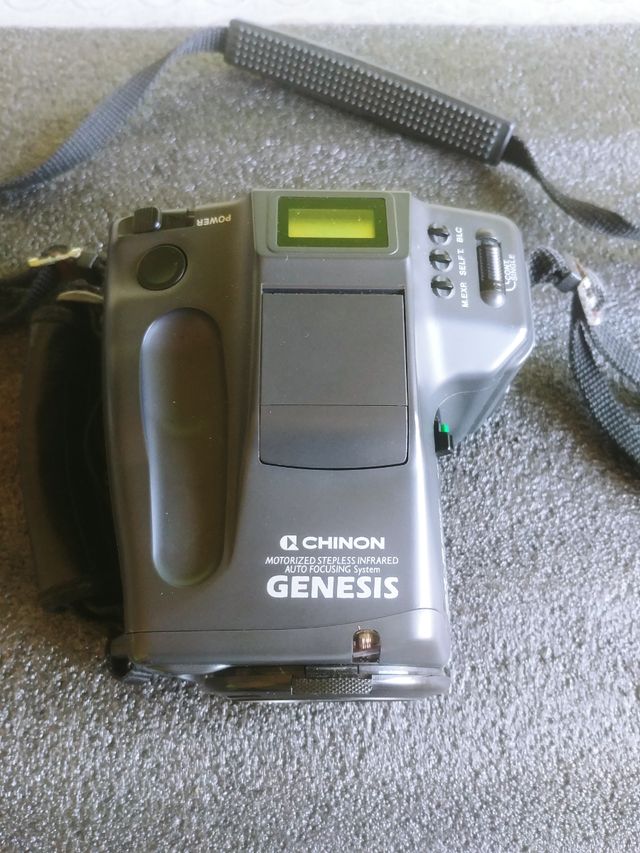 Chinon Genesis: Macchina Fotografica