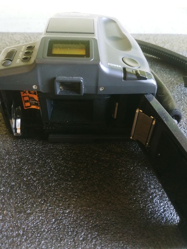 Chinon Genesis: Macchina Fotografica