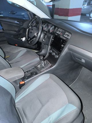 Volkswagen Golf 2017 Negro. En buen estado.