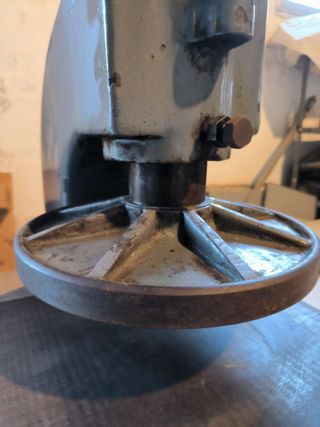 Máquina troqueladora Roig