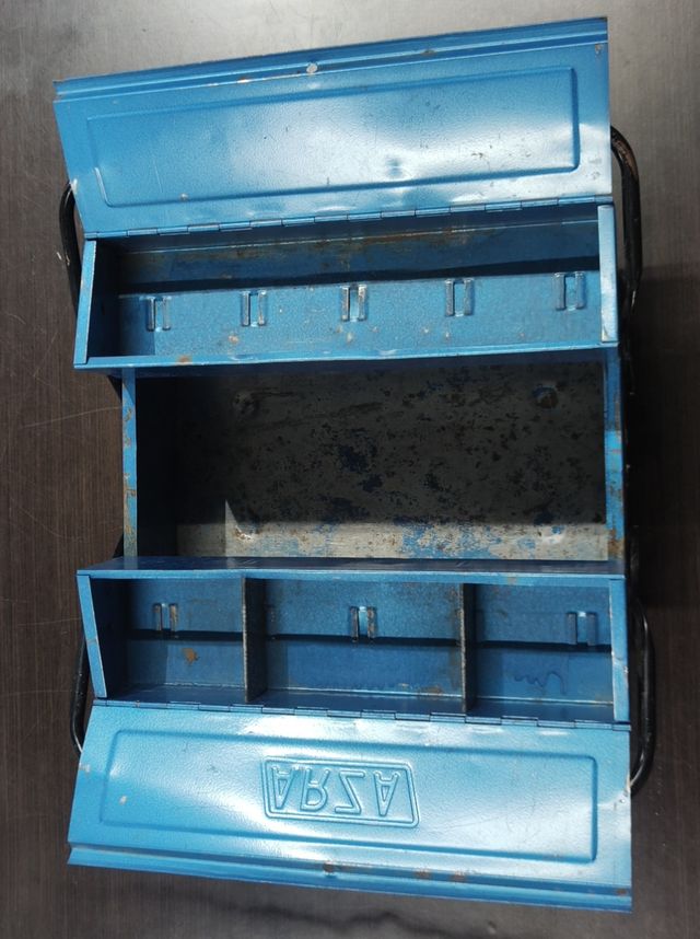 Caja herramientas vintage Arza