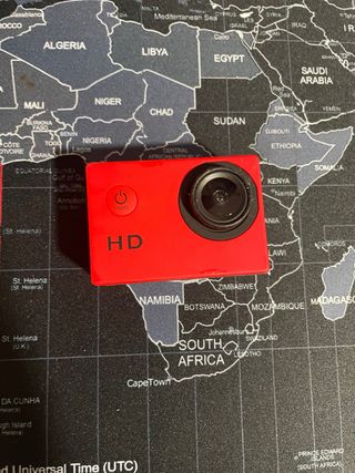 Cámara deportiva HD 1080p roja