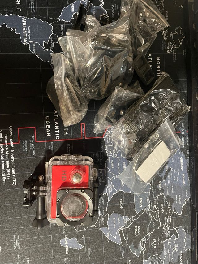 Fotocamera sportiva HD 1080p rossa