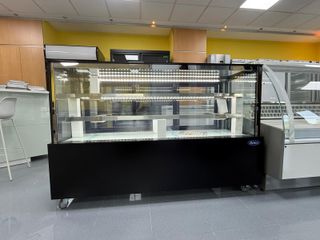 Vitrina pastelera refrigerada nueva