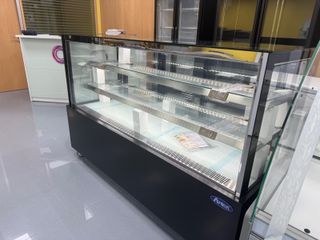 Vitrina pastelera refrigerada nueva