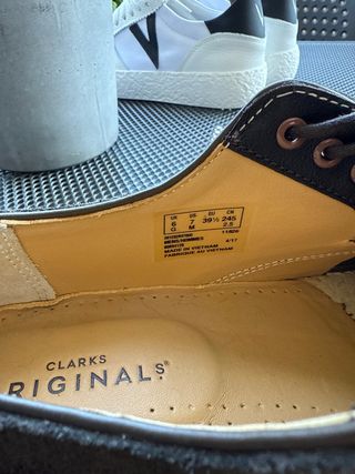 Scarpe Clarks Desert Boot in Suede verde