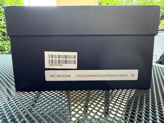 Sneakers V2 bianca con inserti neri