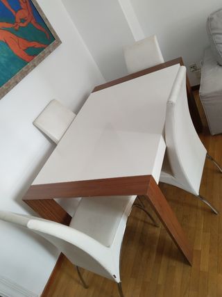 Mesa comedor extensible blanca y madera