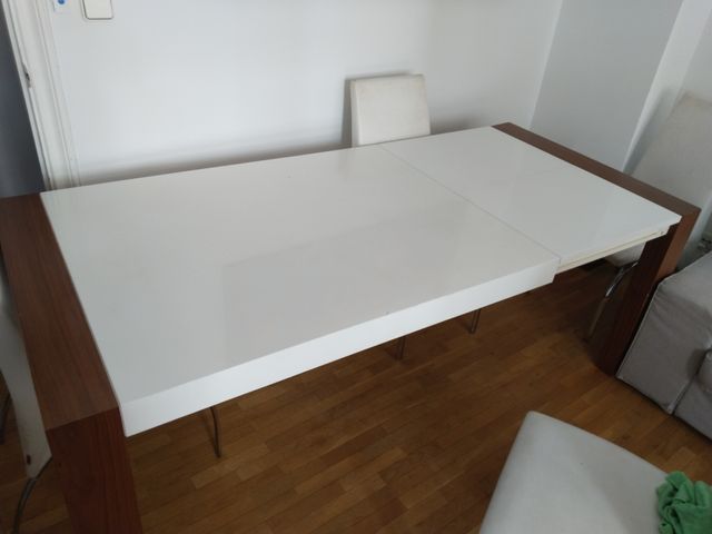 Mesa comedor extensible blanca y madera