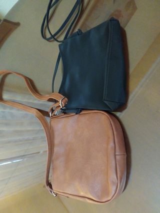 2 bolsos: marrón y negro