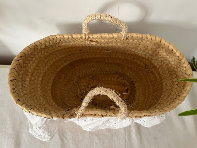 Capazo mimbre blanco con encaje