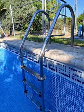 Escalera piscina acero inoxidable