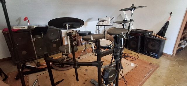 Batería electrónica Roland TD11
