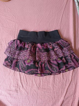 Falda negra y morada estampada