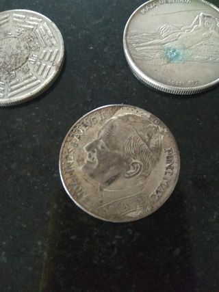 3 Monedas: China, Goya, Papa