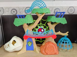 Casa árbol Spiderman-Dino