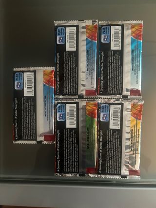 Pacchetti pokemon Surging Sparks Scarlet & Violet