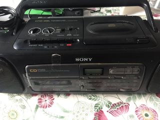RADIO-CD-CASSETE- SONY- PORTATIL-VINTAGE-AÑOS 90.