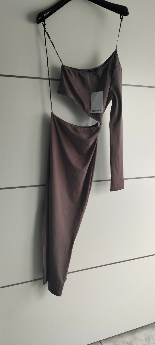 Vestido Bershka asimétrico