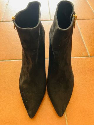 Botines negros Stradivarius tacón