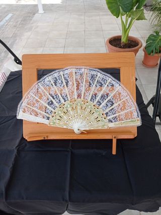 ABANICO DE NACARINA Y ENCAJE