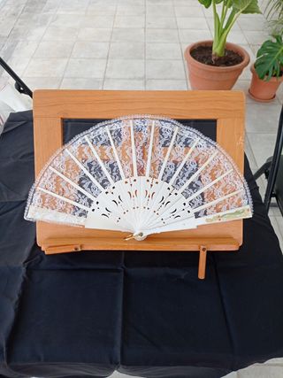 ABANICO DE NACARINA Y ENCAJE