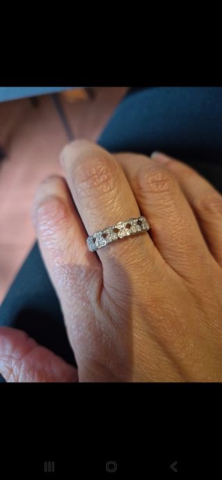 Anillo y pendientes