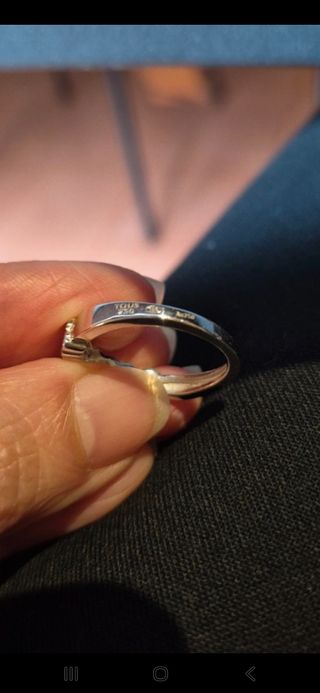 Anillo y pendientes