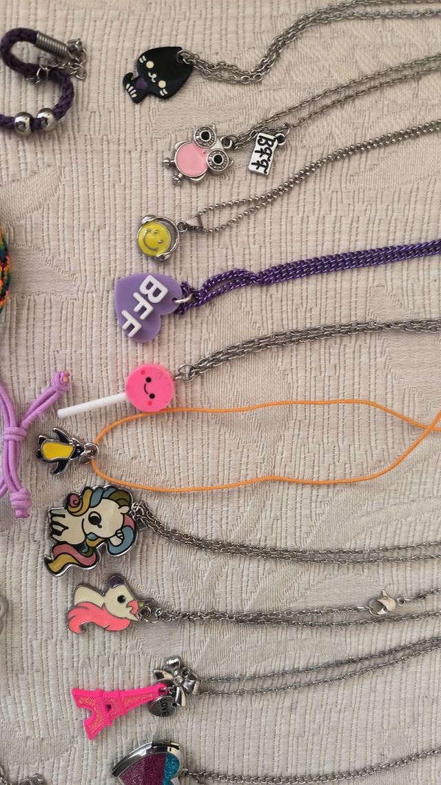 Colgantes y Pulseras Variadas