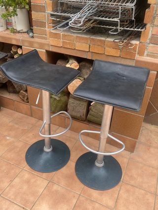 2 Taburetes regulables - piel negra