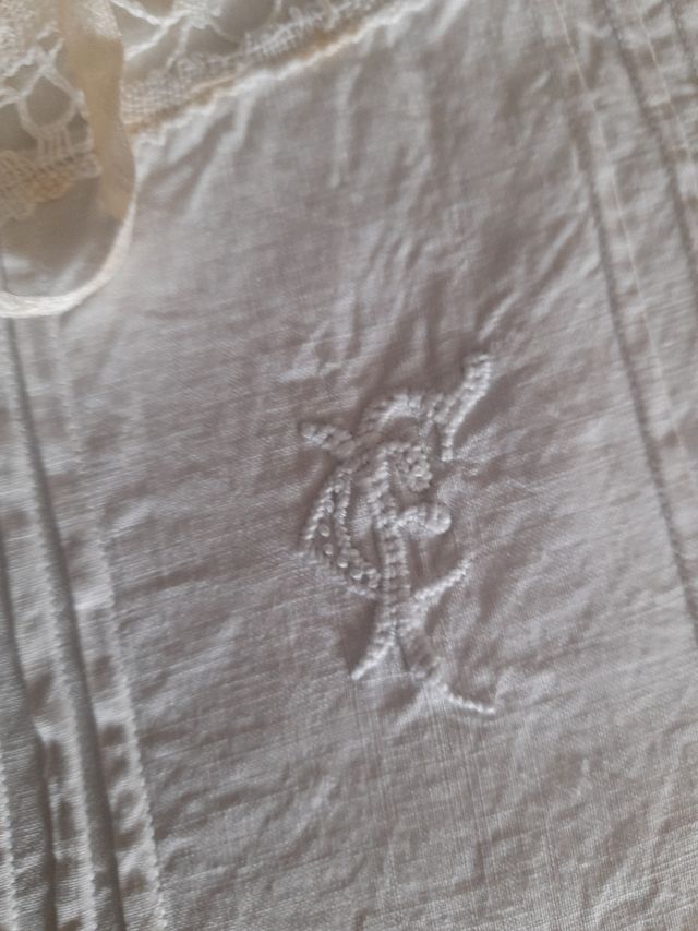 Camisón antiguo blanco encaje