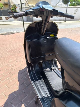 Vespa 200 Iris - Scooter clásica