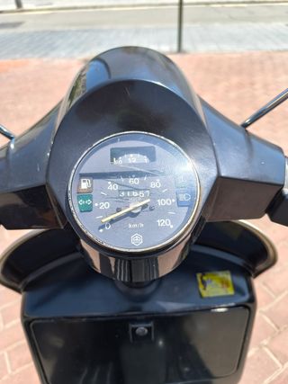 Vespa 200 Iris - Scooter clásica