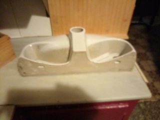 Lavabo pequeño de porcelana