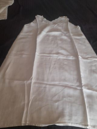 Camisón antiguo de hilo blanco