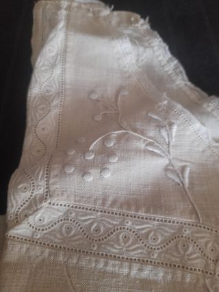 Camisón antiguo bordado a mano